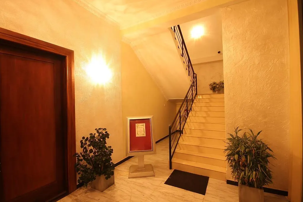 Sanoreech Hotel Negombo 2*,  Šrí Lanka